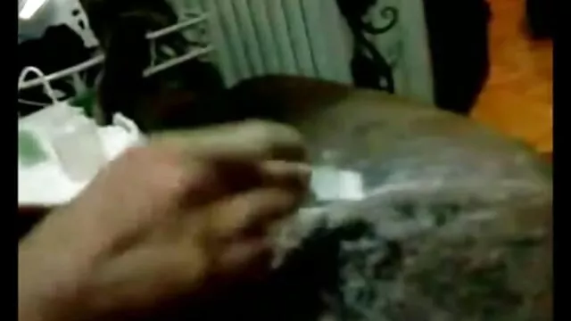 Gran puto hombre se folla a una secretaria madura peli de incesto