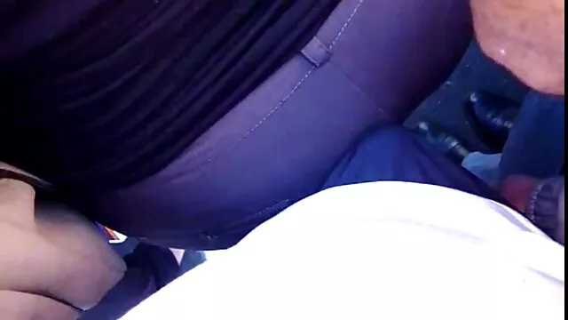 Perra caliente follando madre hijo incesto xxx con un tío en la playa (australia)