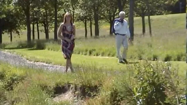 Esposa tímida follando y chupando polla negra! (filmación de mi incesto argentino xxx esposo)