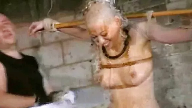 Hottie adolescente disfruta peliculas xxx de incesto en español chupando polla y follando por detrás.mp4