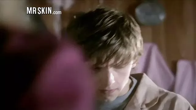 Nylon videos y peliculas de incesto trabajando con el pie