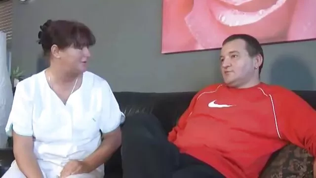 Yara Skye necesita peliculas insesto gratis una gran polla gorda para satisfacer sus grandes necesidades
